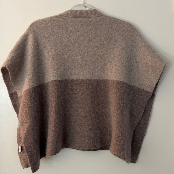 Halogen Women's V-Neck CASHMERE Poncho in Two-Tone Beige and Brown - Picture 5 of 5